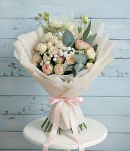 Букет цветов из:  Розы и Лизиантусы #REPLACE_PRED# Какашуре