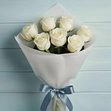 Букет 7 Белых роз Эдлесс Лав в Какашуре