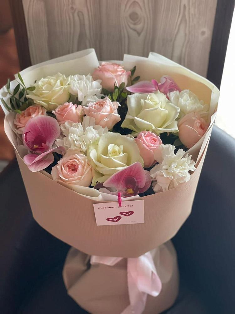 Букет цветов из: Орхидеи, Розы и Гвоздики в Какашуре