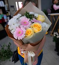 Букет цветов из:  Герберы, Розы и Хризантемы в Какашуре