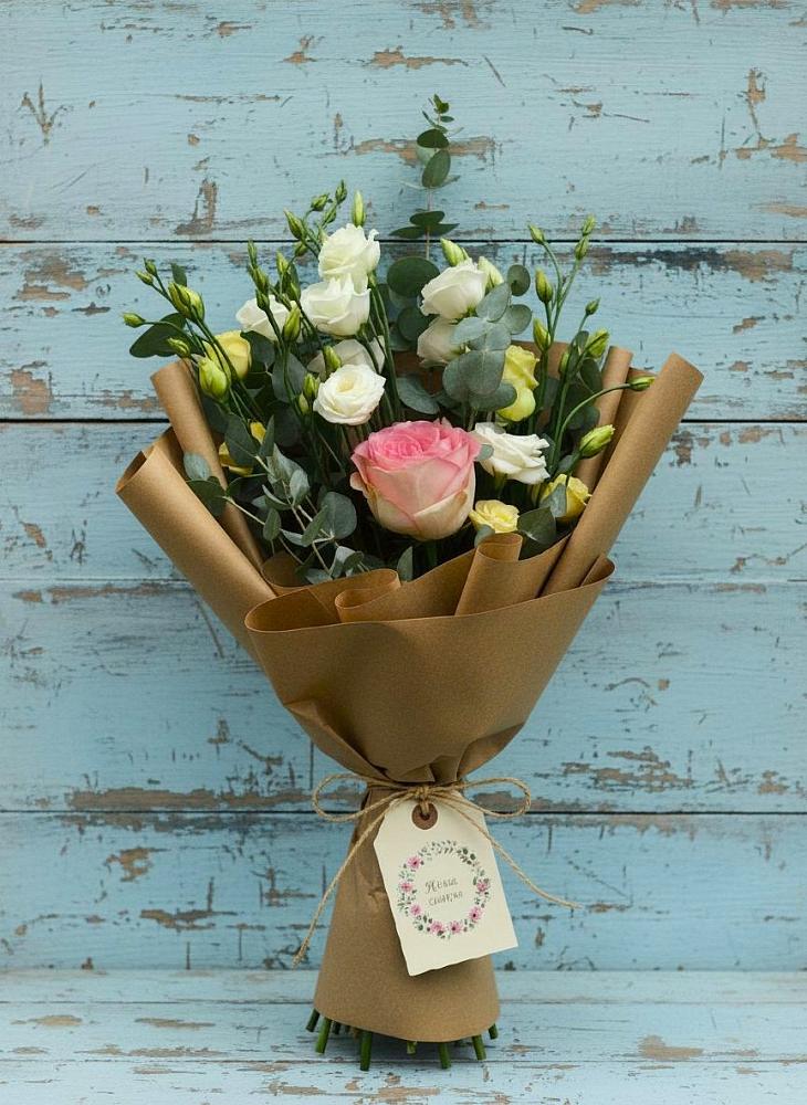 Букет цветов из: Розы и Лизиантусы в Какашуре