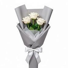 Букет 3 белые розы в Какашуре