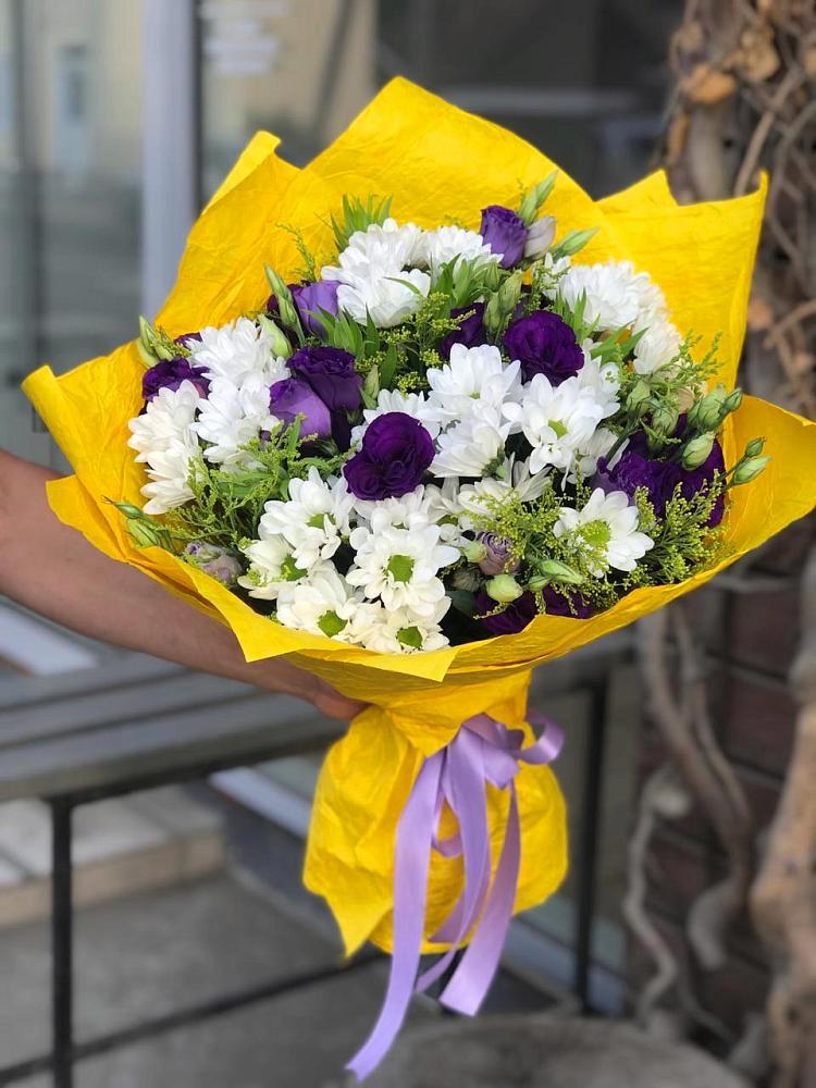 Букет цветов из: Ирисы, Хризантемы и Ромашки в Какашуре
