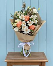 Букет цветов из:  Альстромерии, Лизиантусы, Розы и Хризантемы #REPLACE_PRED# Какашуре