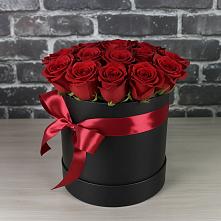 Цветочная композиция из Розы в шляпной коробке в Какашуре