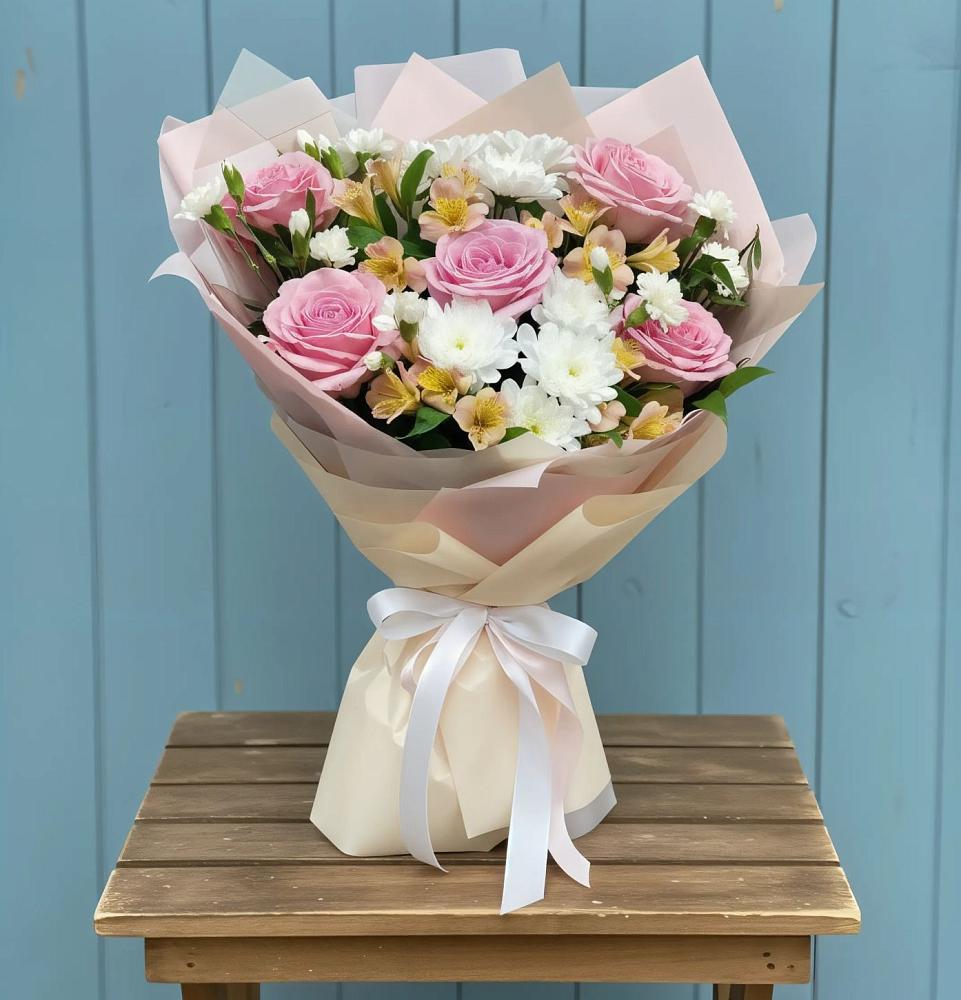 Букет цветов из: Гвоздики, Орхидеи и Розы в Какашуре