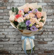 Букет цветов из:  Розы, Лизиантусы и Гвоздики в Какашуре