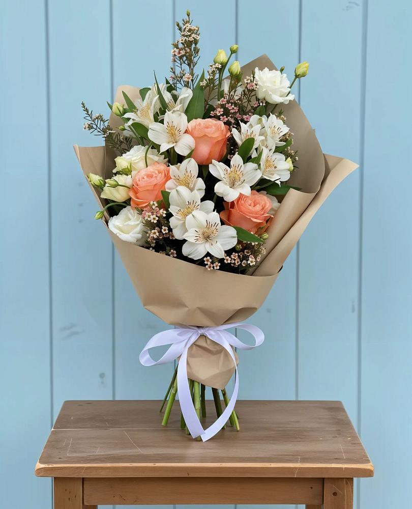 Букет цветов из: Альстромерии, Лизиантусы, Розы и Хризантемы в Какашуре