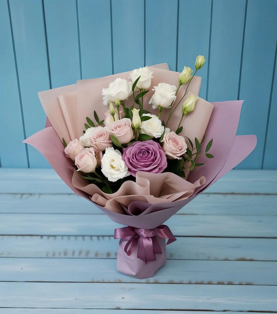 Букет цветов из: Розы и Лизиантусы в Какашуре