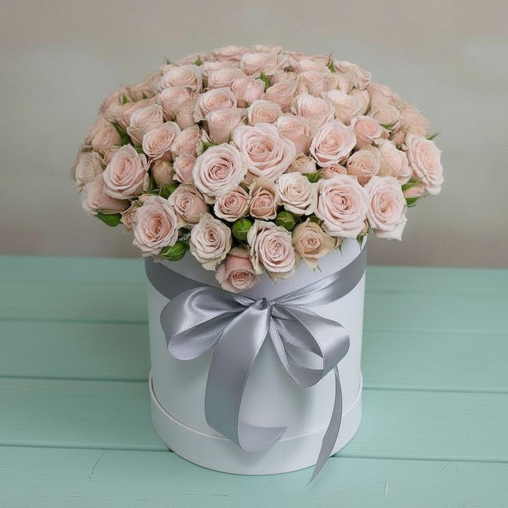 Цветочная композиция из Розы в шляпной коробке в Какашуре